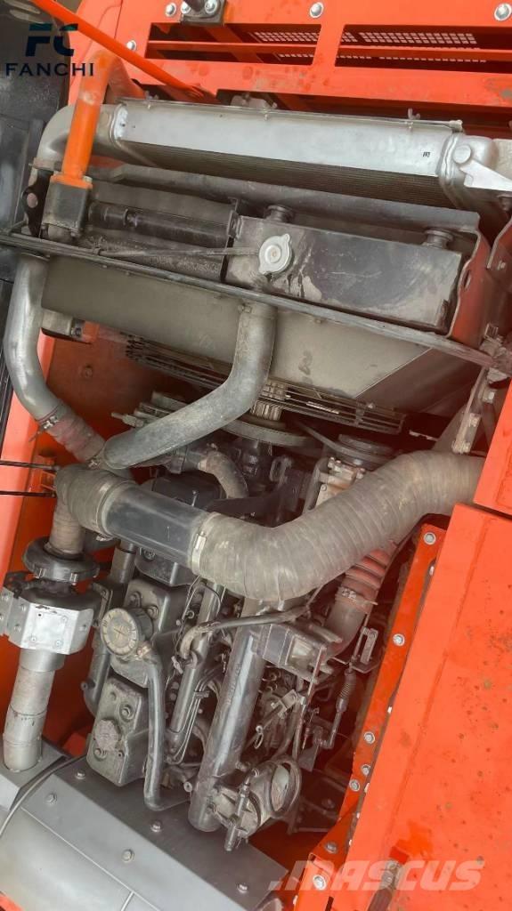 Doosan DX300 Pásové rýpadlá