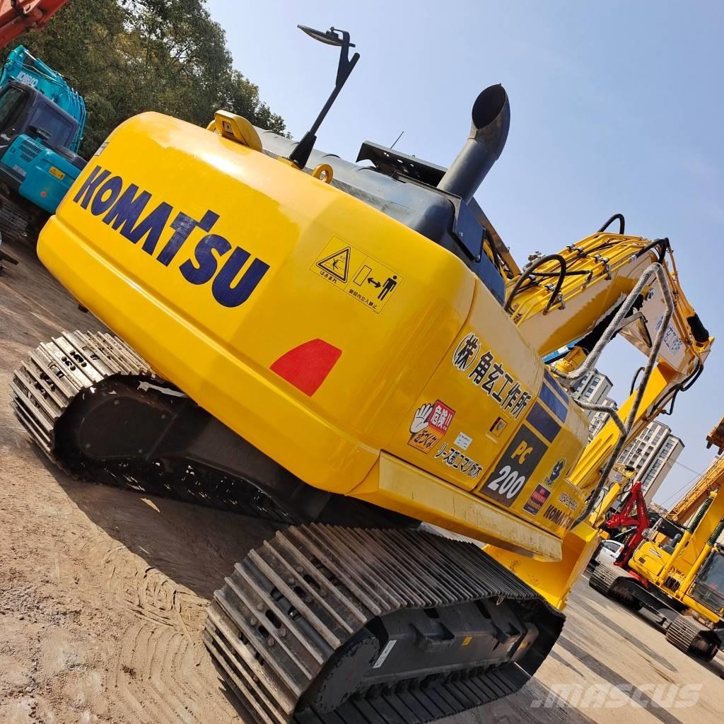 Komatsu PC 200-8 Pásové rýpadlá