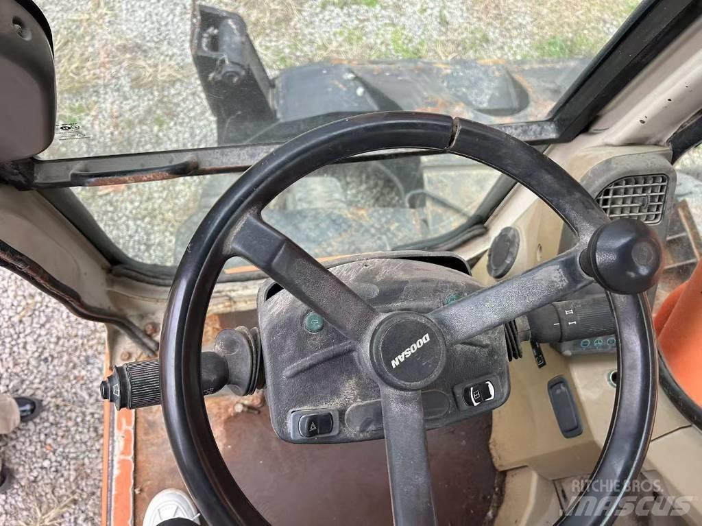 Doosan DH 210 W Kolesové rýpadlá