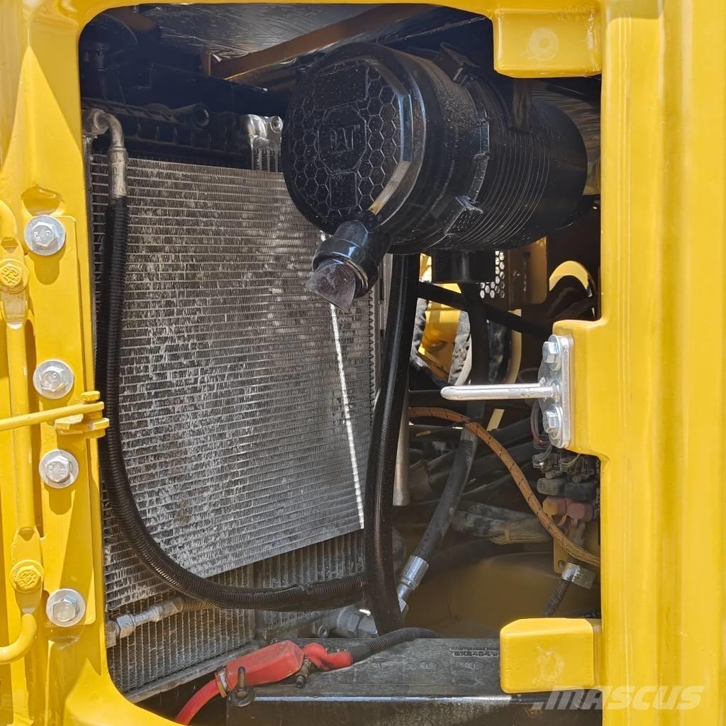 CAT 310 Pásové rýpadlá