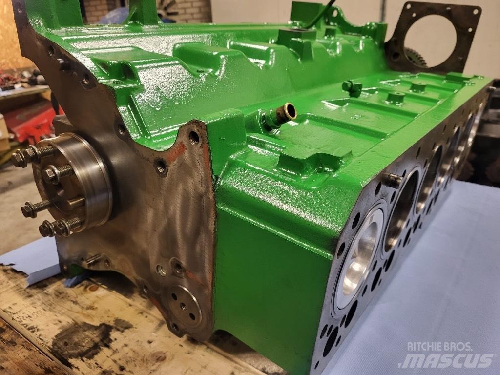 John Deere 6068 Traktory