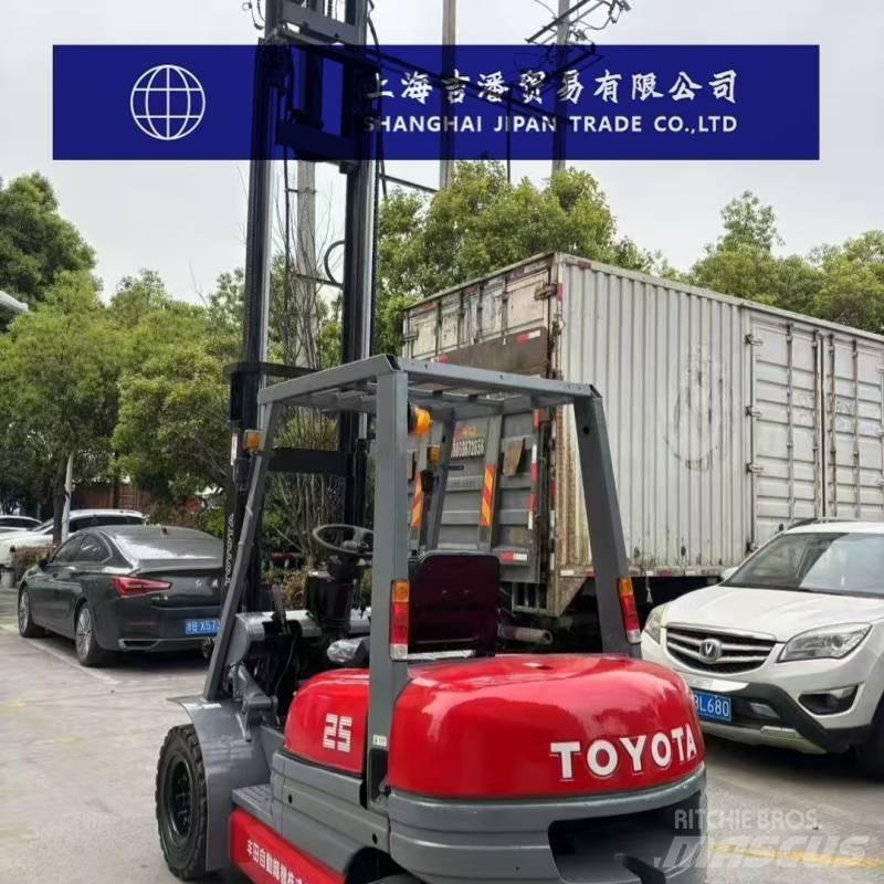 Toyota FD 25 Dieselové vozíky