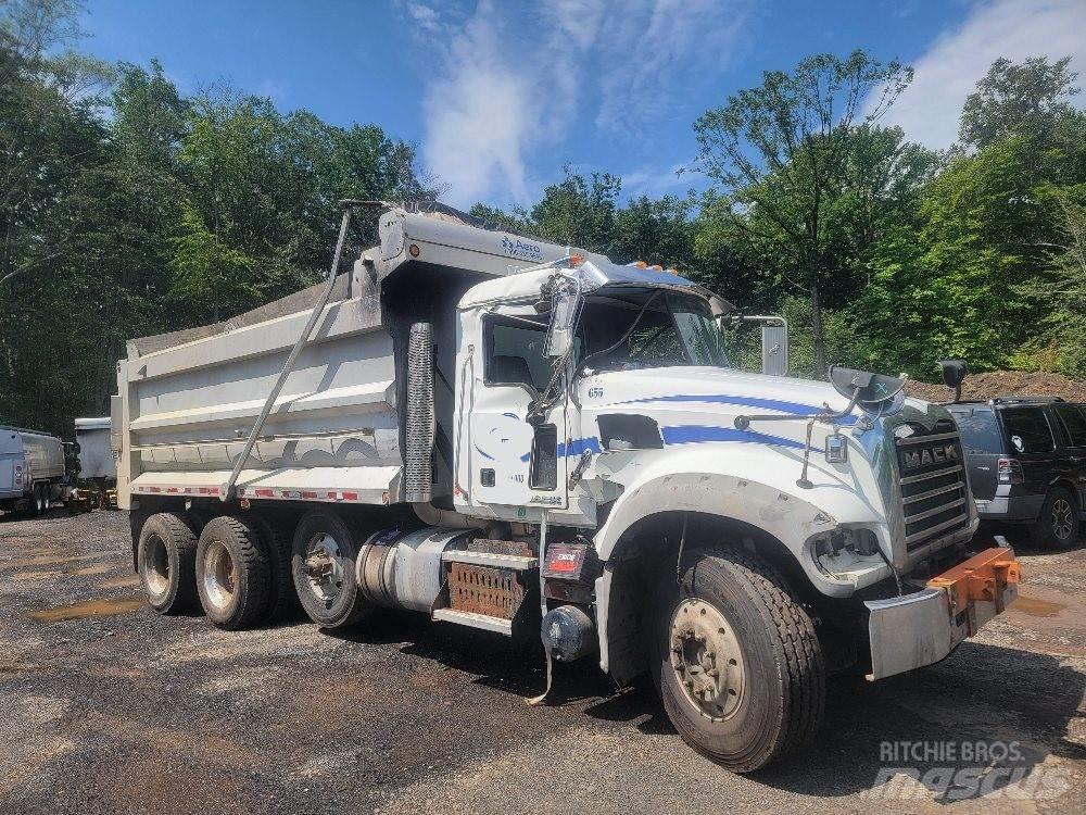 Mack 713GU Sklápače