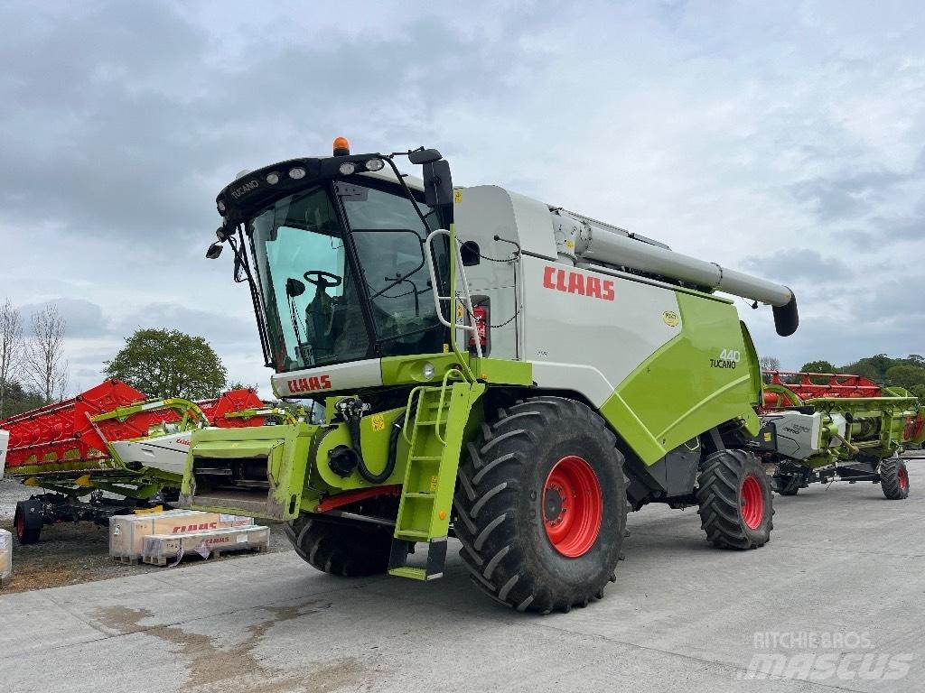 CLAAS Tucano 440 Kombinované zberacie stroje