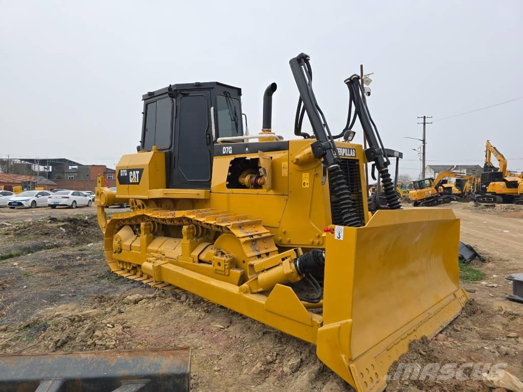 CAT D7G Pásové dozéry