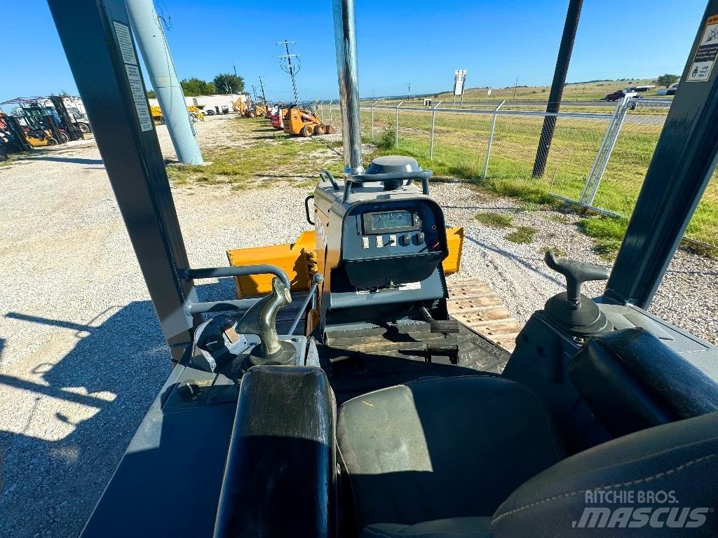 DEERE 450J Pásové dozéry