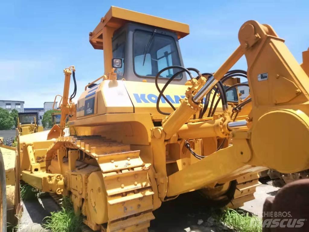 Komatsu D 155 Pásové dozéry