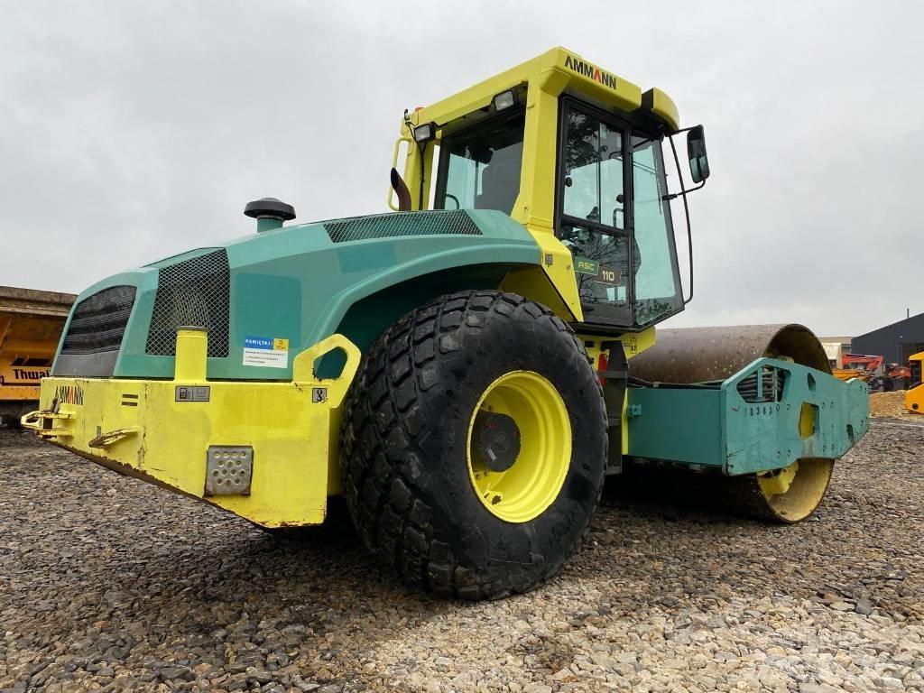 Ammann ASC 110 Ťahačové valce