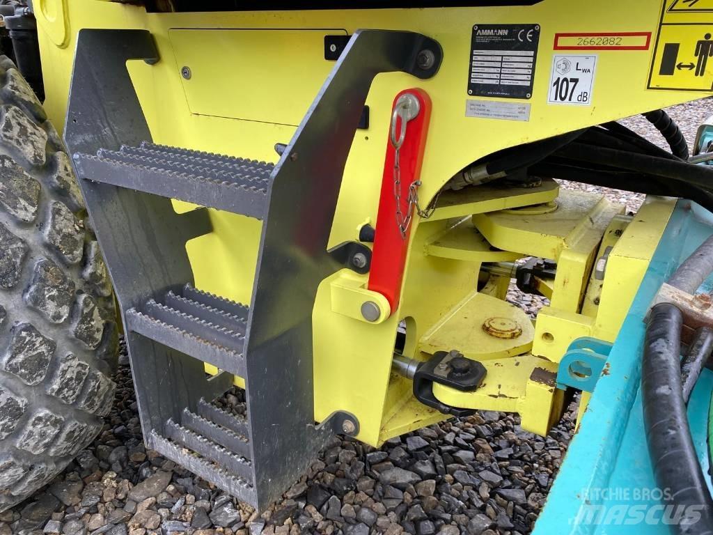 Ammann ASC 110 Ťahačové valce
