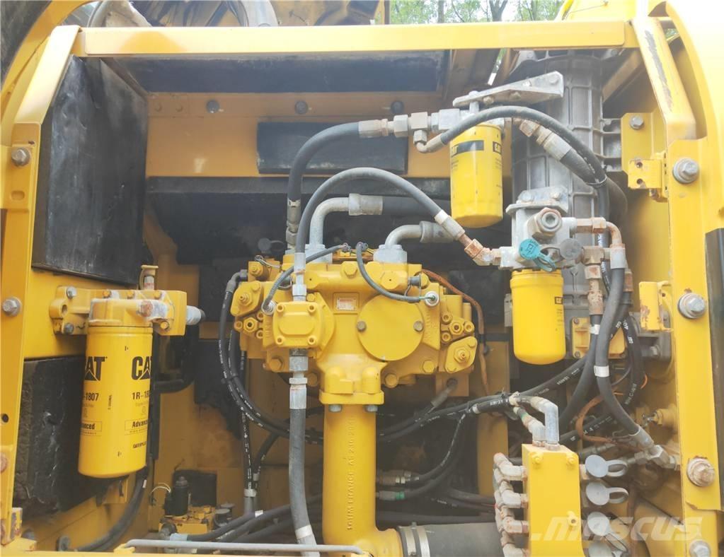 CAT 329 D Pásové rýpadlá