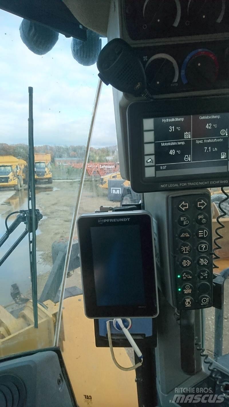 CAT 972MXE Kolesové nakladače