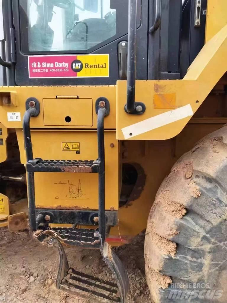 CAT 950GC Kolesové nakladače