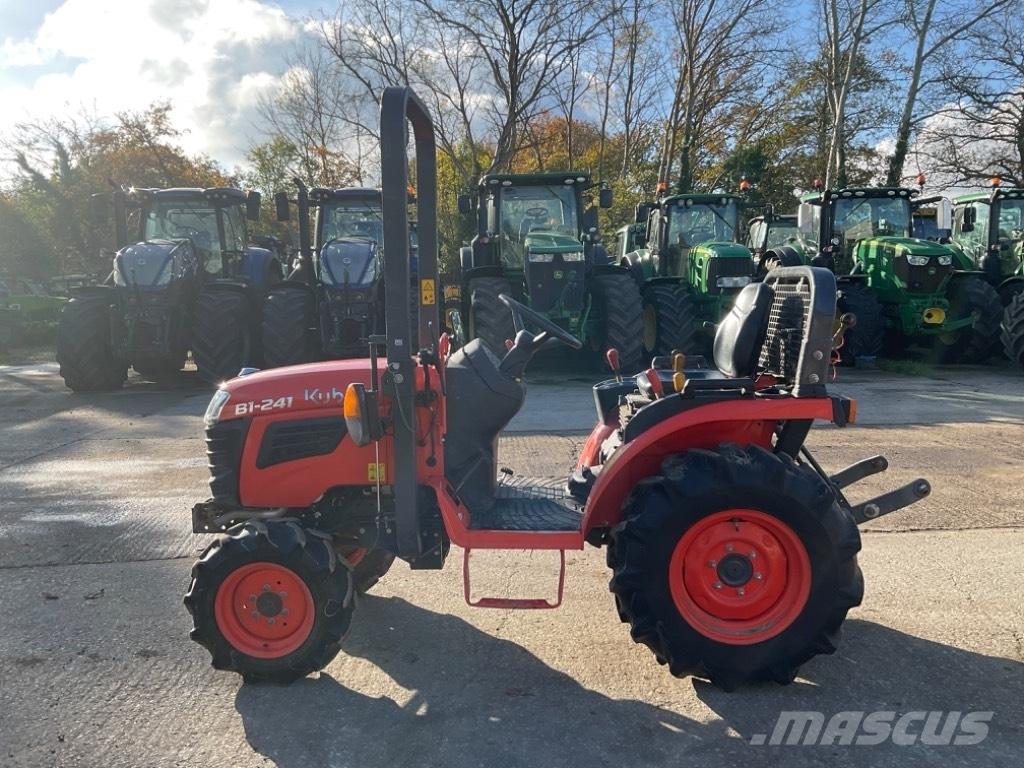 Kubota B 1241 Traktory