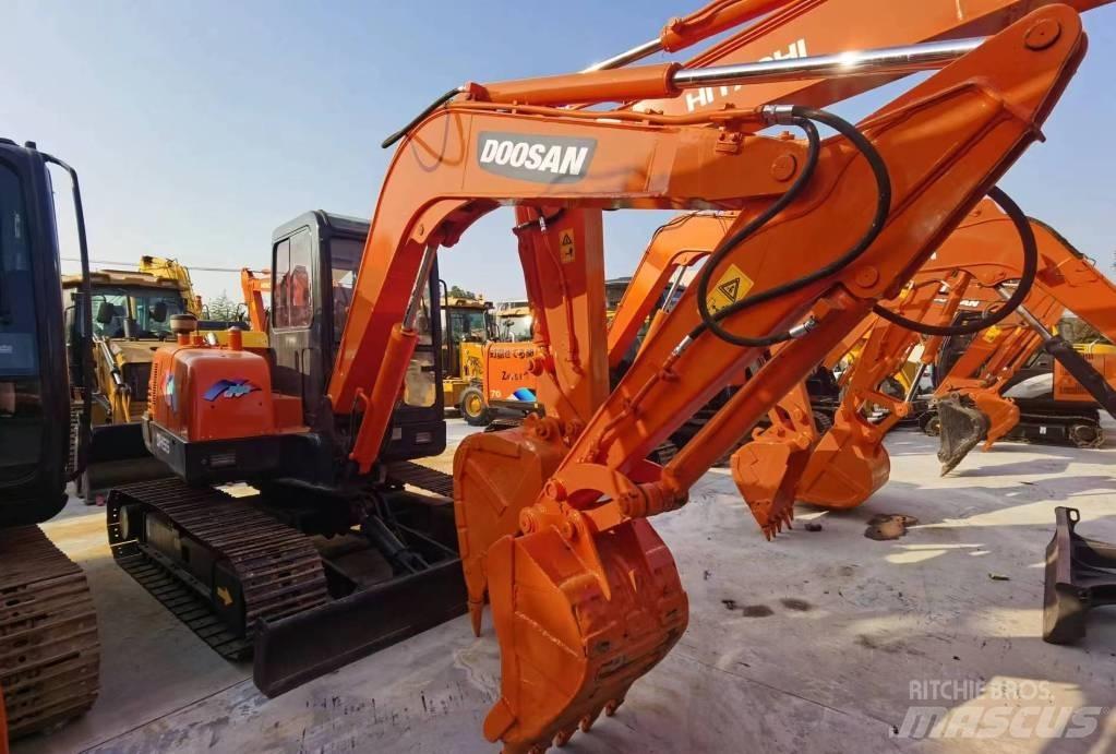 Doosan DH55 Pásové rýpadlá