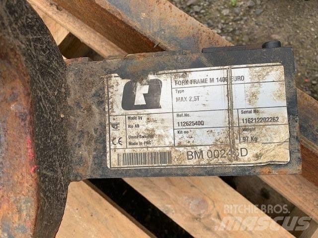 Ålö PALLET TINES Ďalšie nakladače, rýpadlá a príslušenstvo