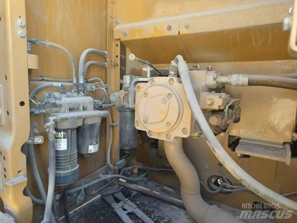 CAT 320 GC Pásové rýpadlá