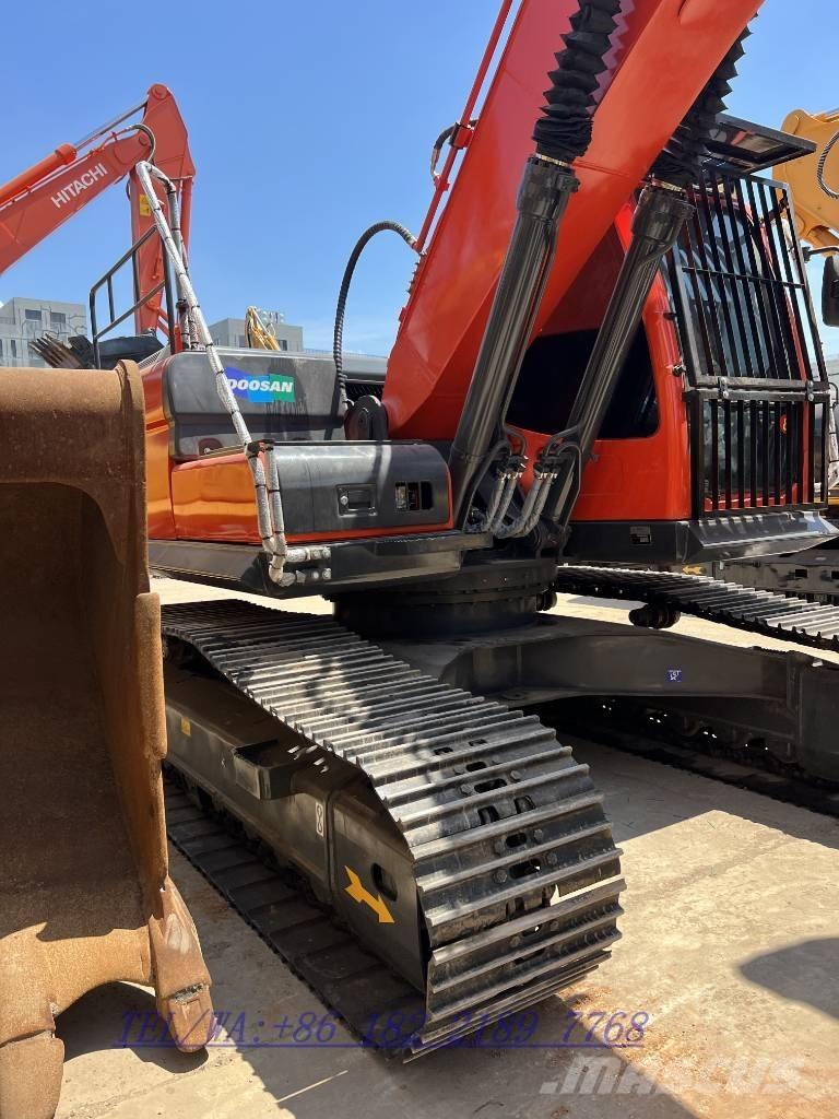 Doosan DX225 Pásové rýpadlá