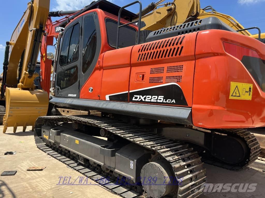 Doosan DX225 Pásové rýpadlá