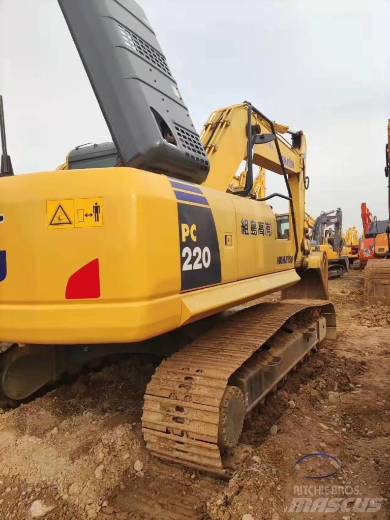 Komatsu PC220 Pásové rýpadlá
