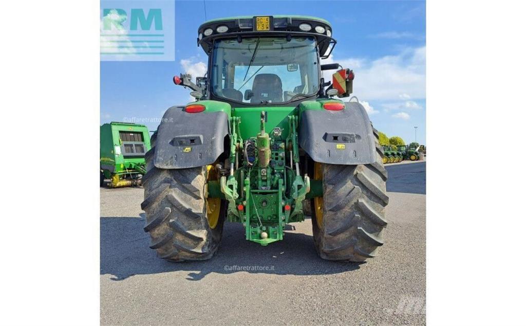 John Deere 7310 Traktory