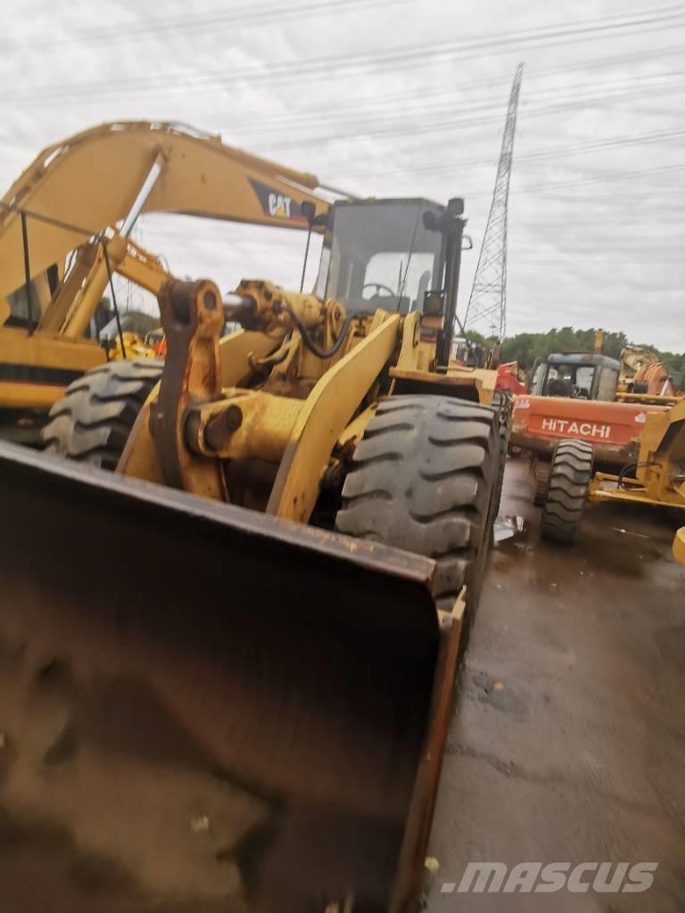 CAT 966F Kolesové nakladače