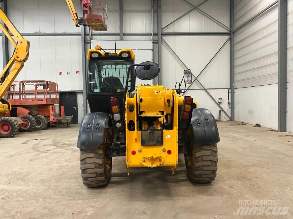 JCB 535-125 Teleskopické manipulátory