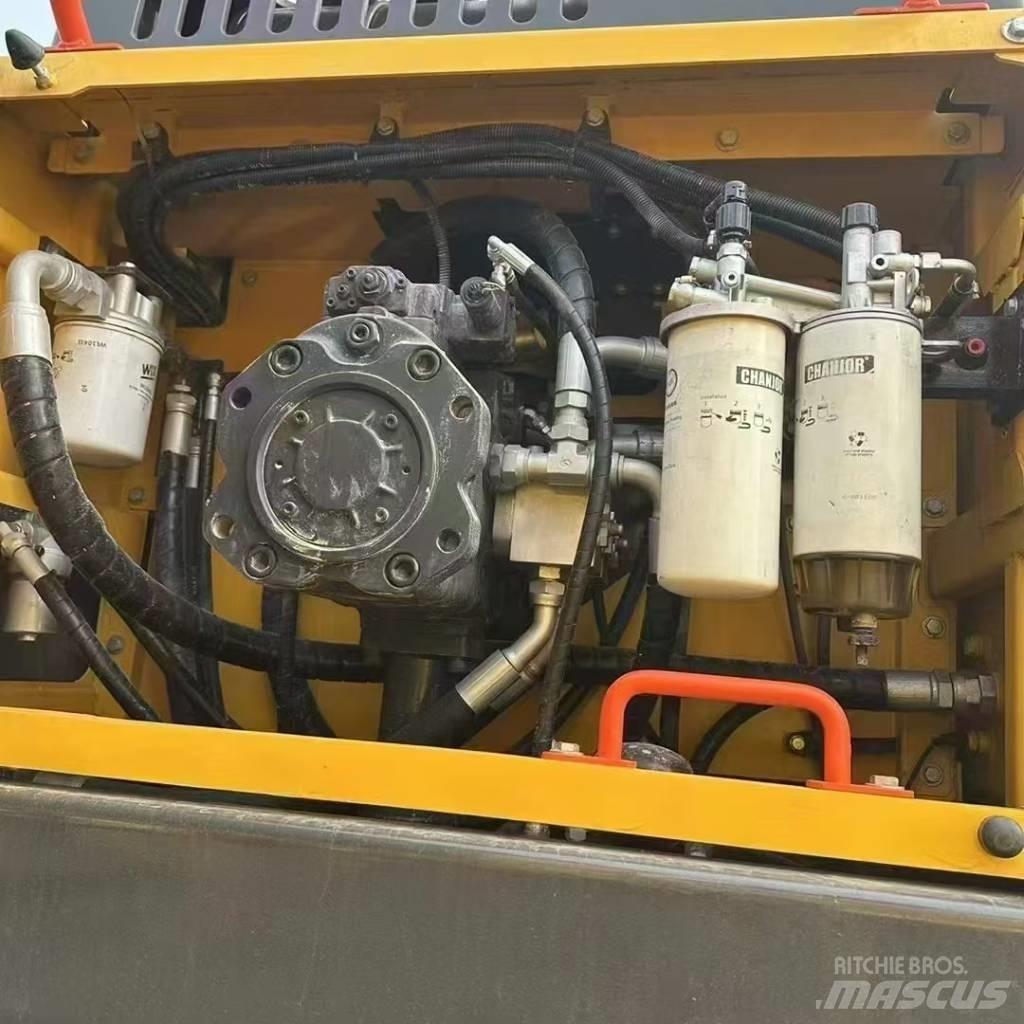 Volvo 480D Pásové rýpadlá