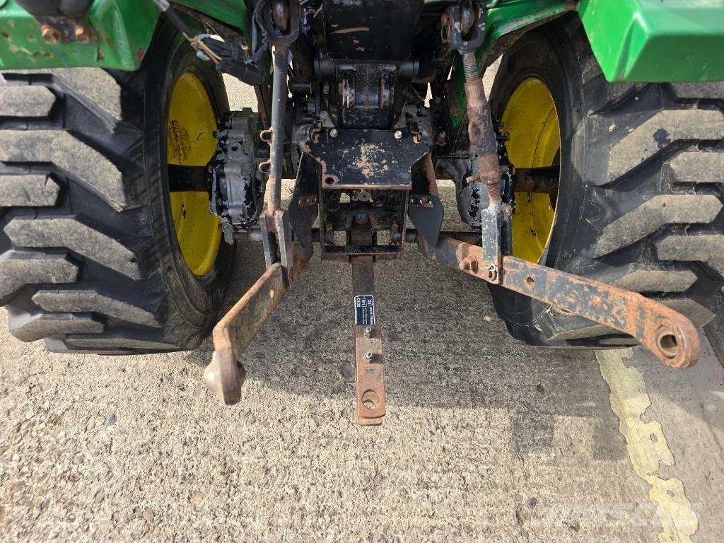 John Deere 2520 HST Kompaktné traktory