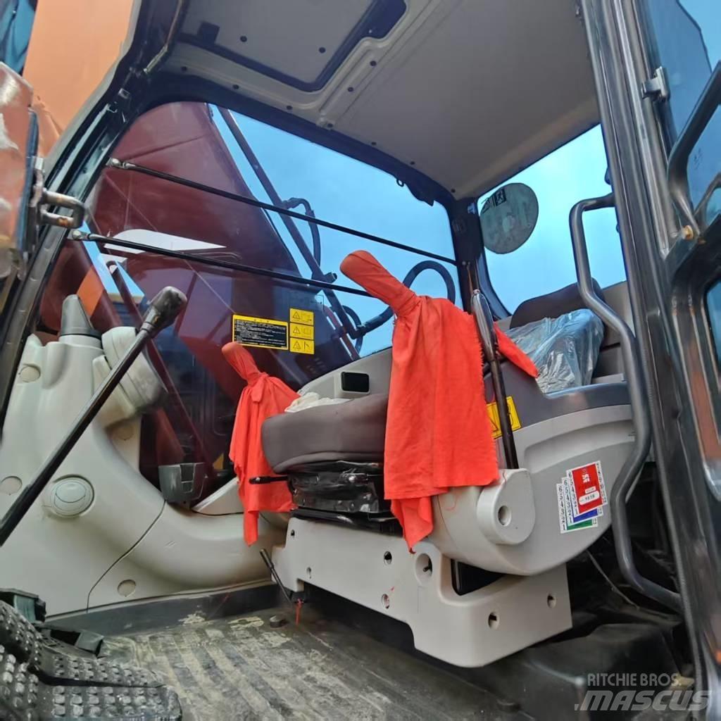 Hitachi ZX 210 Pásové rýpadlá