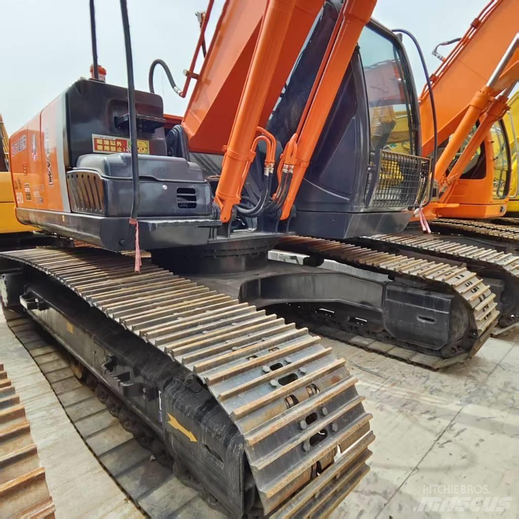 Hitachi ZX 210 Pásové rýpadlá