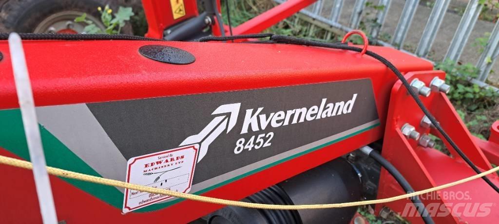 Kverneland 8452 Obracače a zhrabovače sena