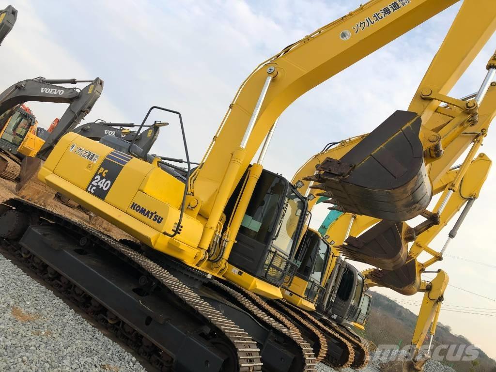 Komatsu 240-8 Pásové rýpadlá