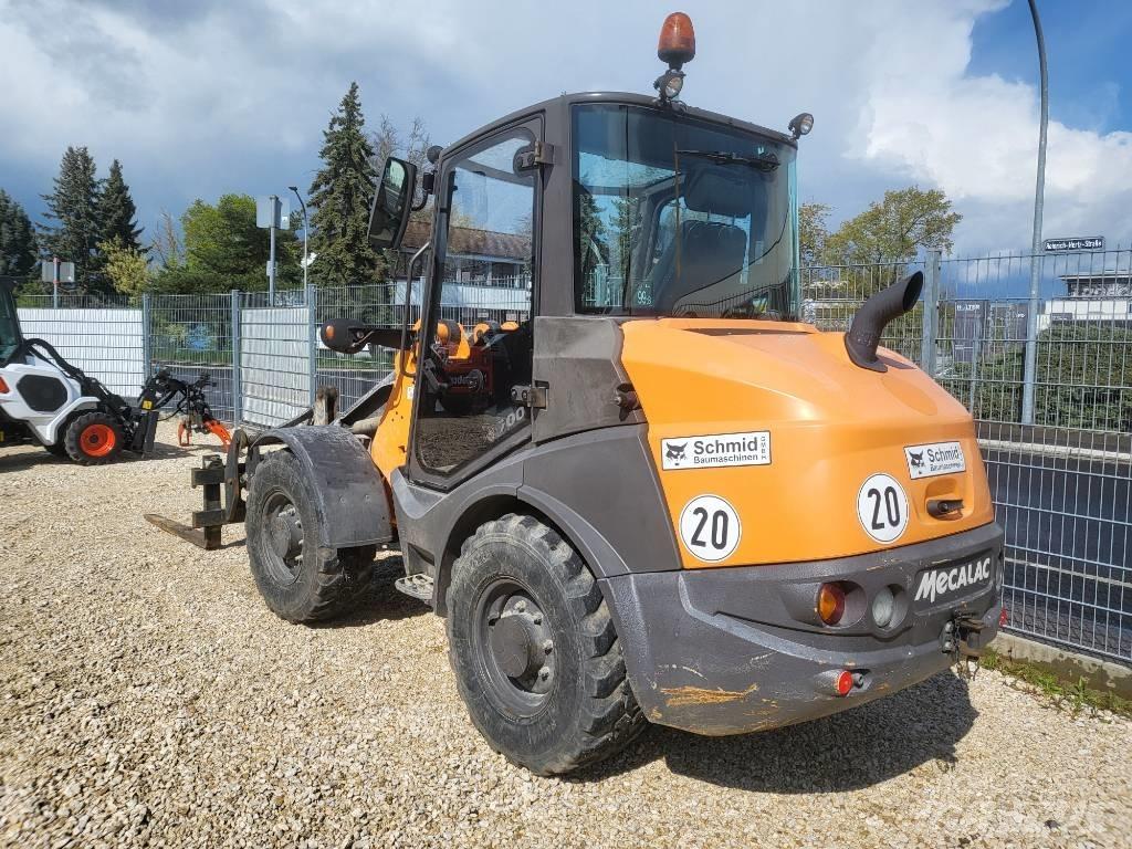 Mecalac AX 700 Kolesové nakladače