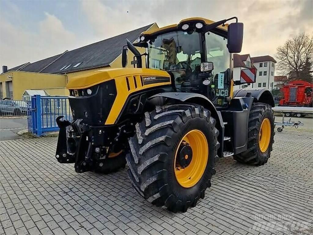 JCB 4220 Fastrac Traktory