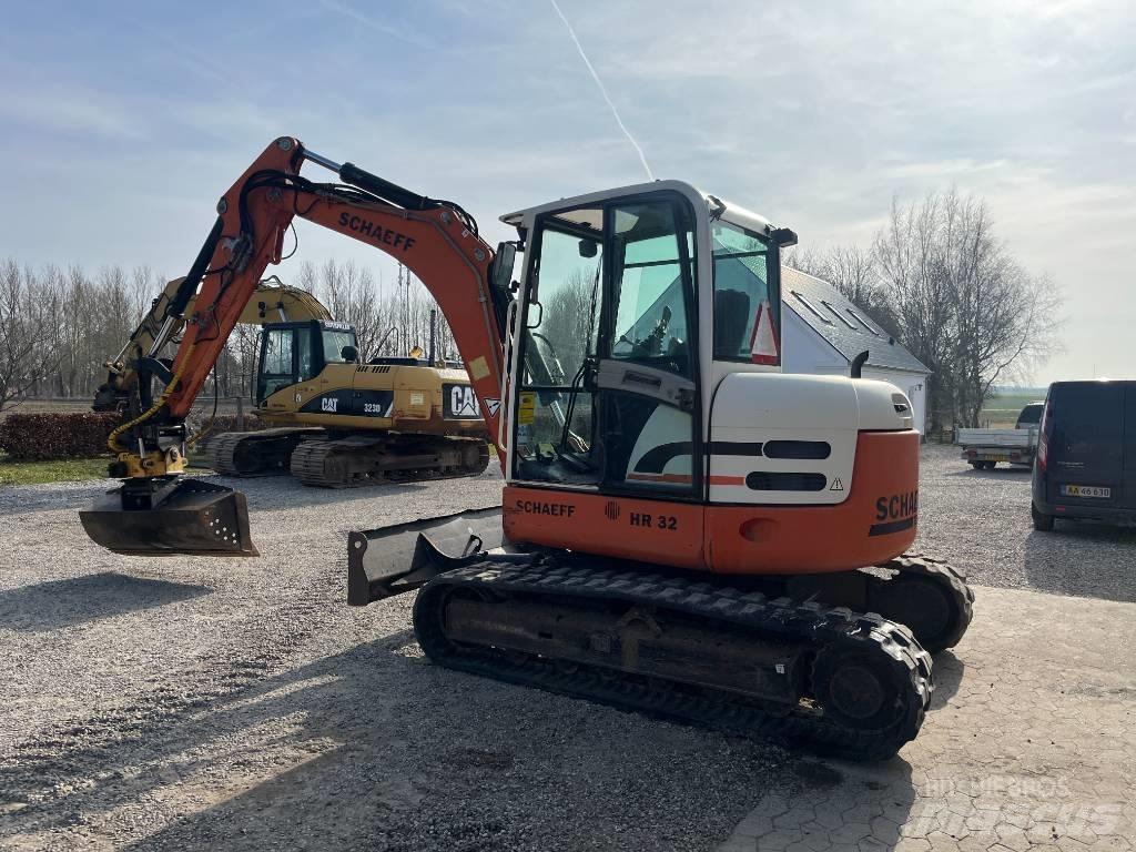 Schaeff HR 32 Midi rýpadlá 7 t - 12 t