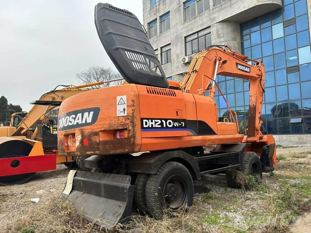 Doosan DH 210 W-7 Kolesové rýpadlá