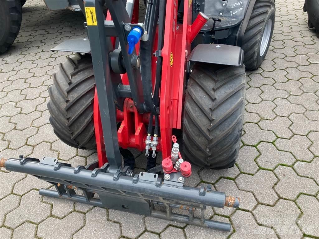 Schäffer 2028 Kolesové nakladače