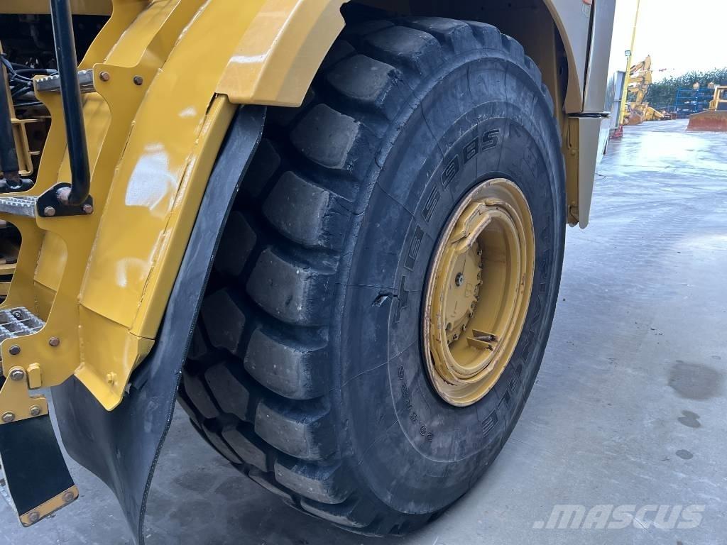 CAT 745 Kĺbové nákladné autá
