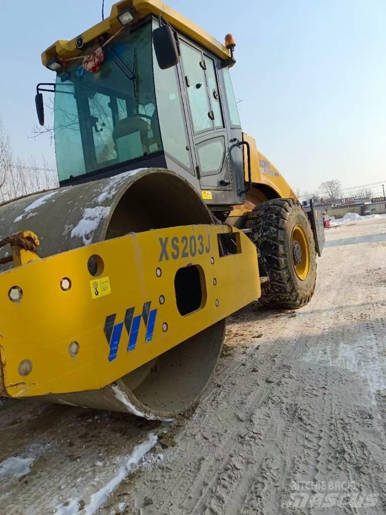 XCMG XS 143J Ťahačové valce