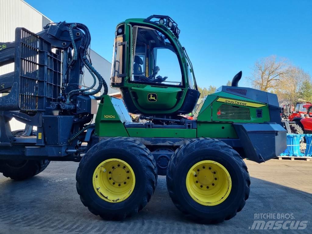 John Deere 1010 G Lesné traktory