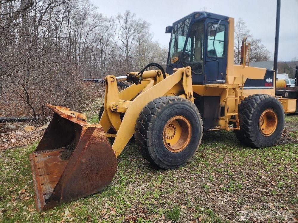 Komatsu WA 300-1 Kolesové nakladače
