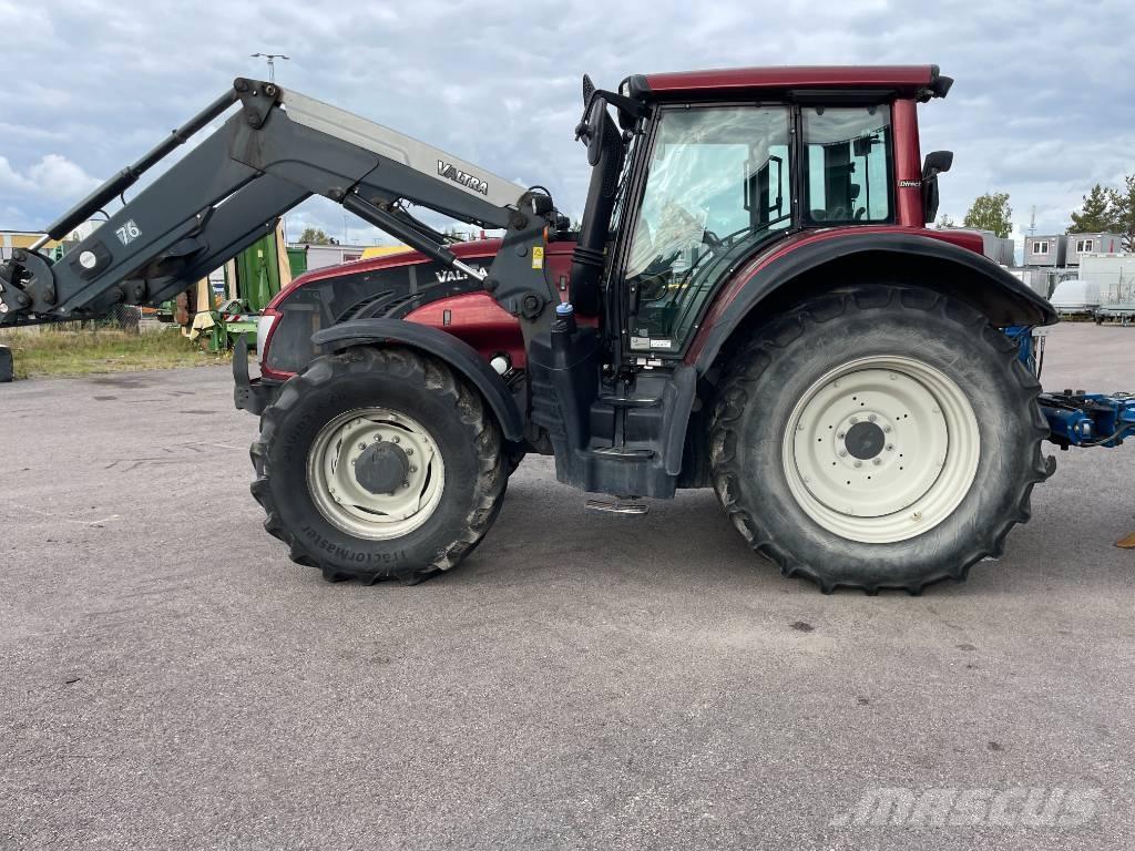 Valtra T 203 Traktory