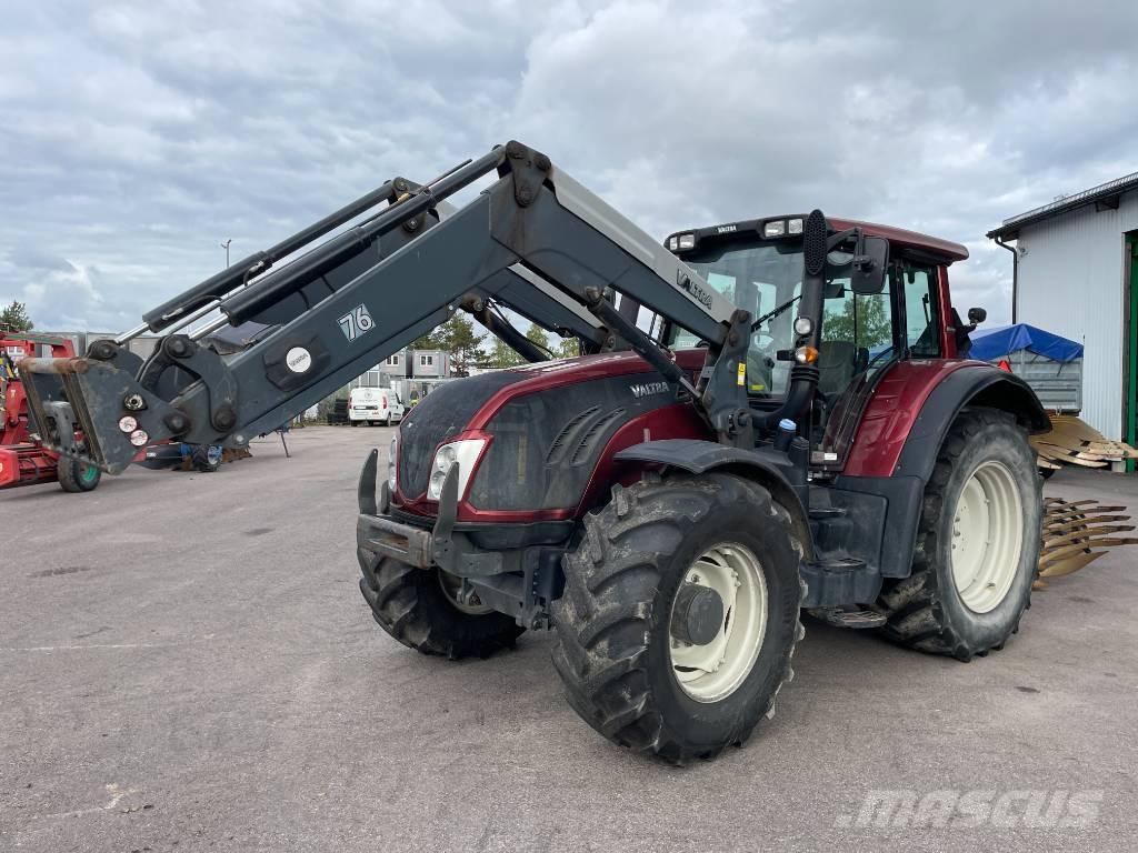 Valtra T 203 Traktory