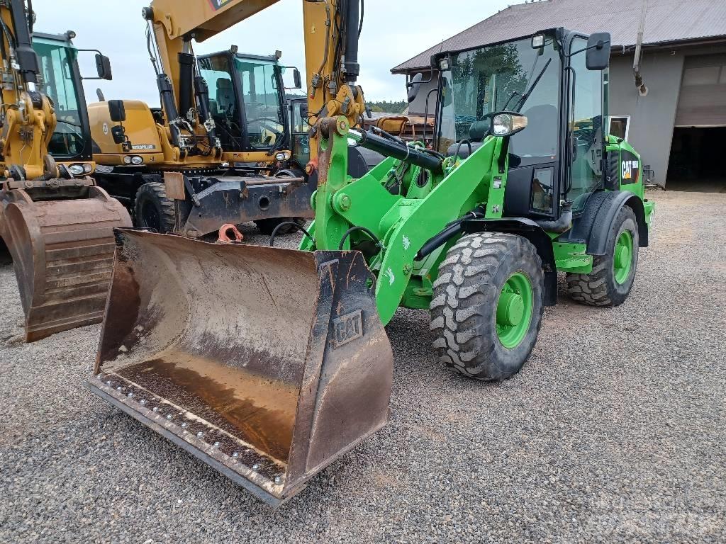 CAT 906M Kolesové nakladače