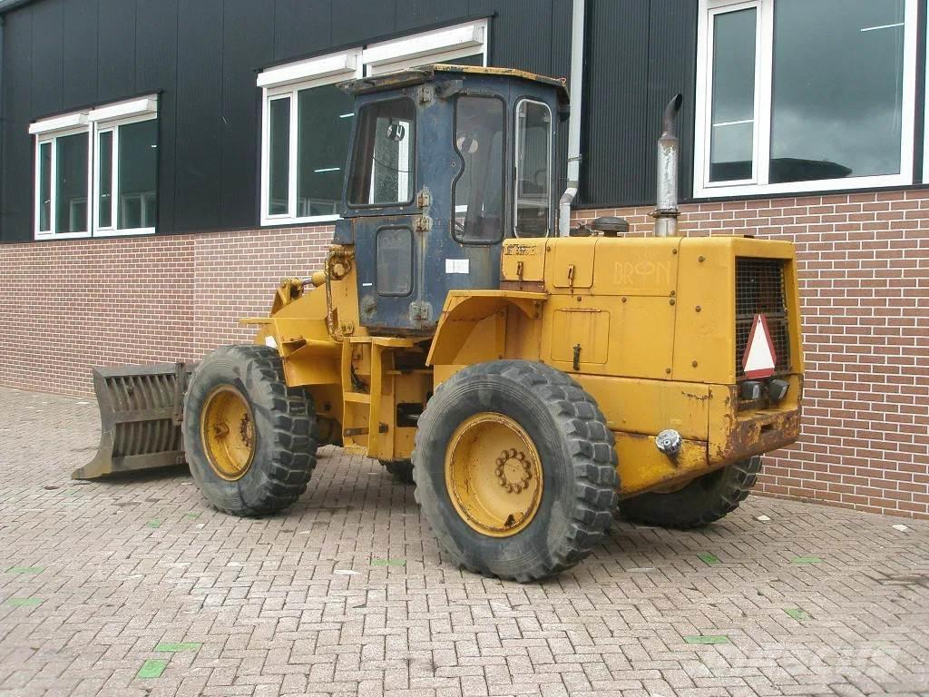 Komatsu W40-2 Kolesové nakladače