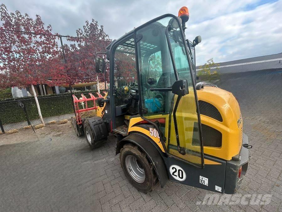 Mustang AL 506 Cab Viacúčelové nakladače