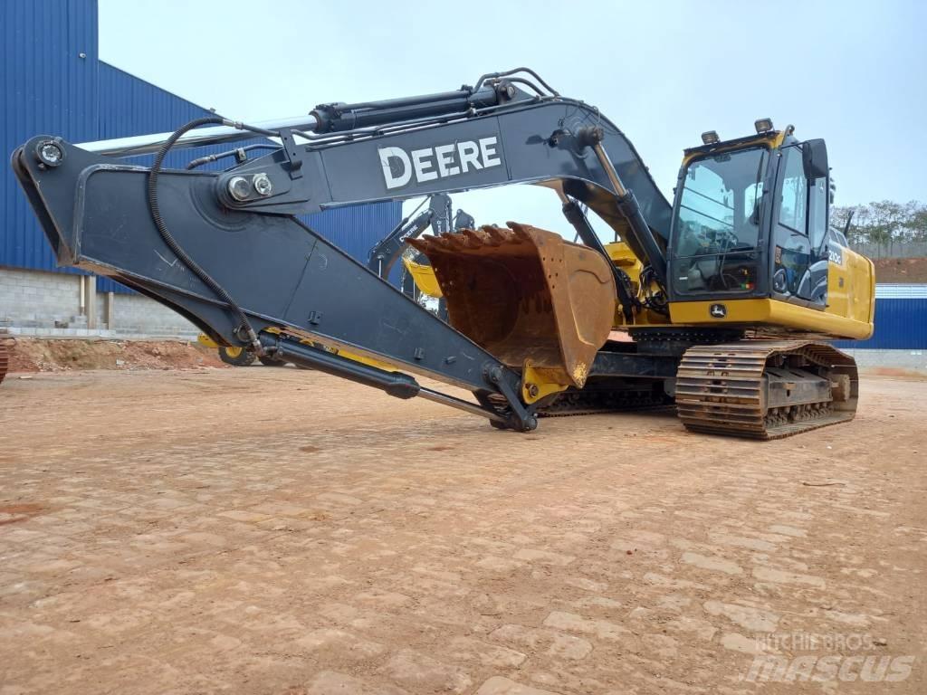 DEERE 210G Pásové rýpadlá
