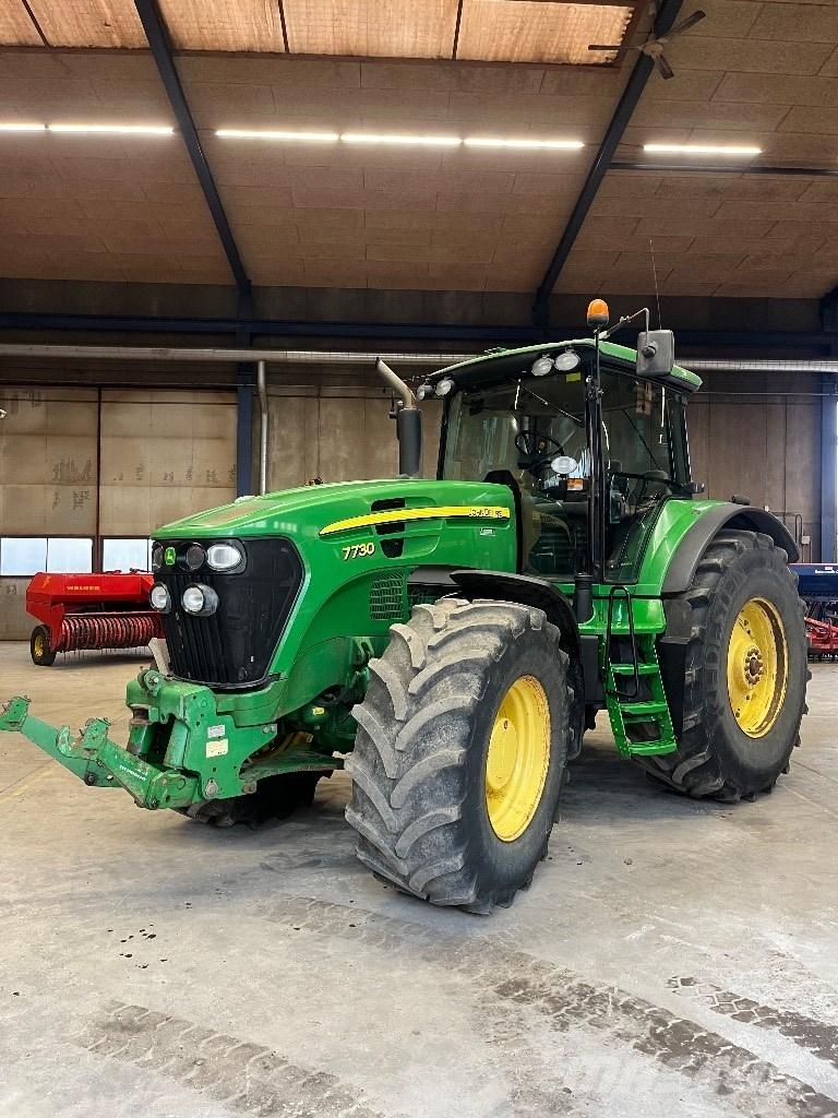 John Deere 7730 AQ Traktory