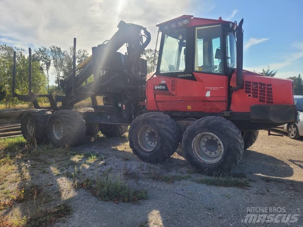 Komatsu 840 TX Lesné traktory