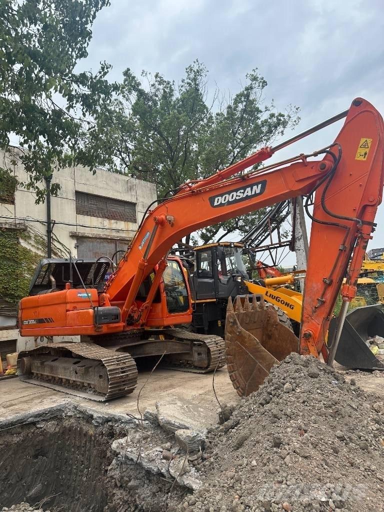 Doosan DX300 Pásové rýpadlá